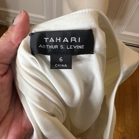 Tahari long sleeved dress - Picture 3 of 5